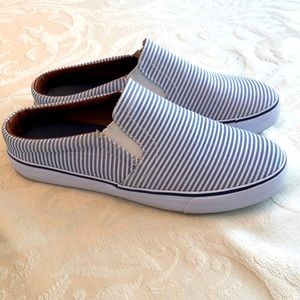 Bass Navigate Slides in size 7.5M